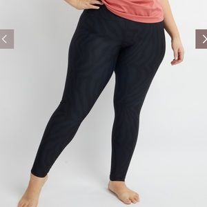 NEW! NEVER WORN! Savvi Indy Legging